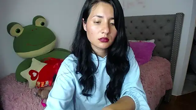 Snapshot of emily_honter chatting on 03/21/25, 07:02 emily honter online show from 03/21/25, 07:02