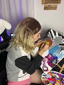 Snapshot of Littlebunny21 chatting on 12/06/24, 01:35 Littlebunny21 online show from 12/06/24, 01:35