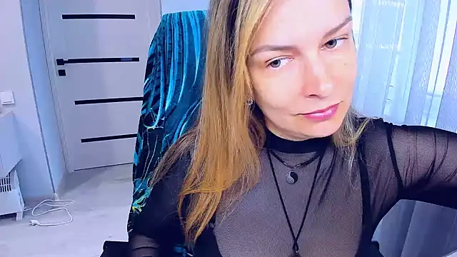 AlexiaDarren online show from 05/10/26, 08:29