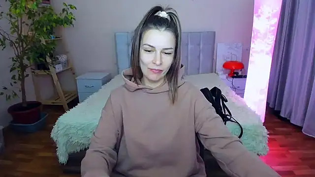 Snapshot of AlexiaDarren chatting on 03/11/25, 12:54 AlexiaDarren online show from 03/11/25, 12:54