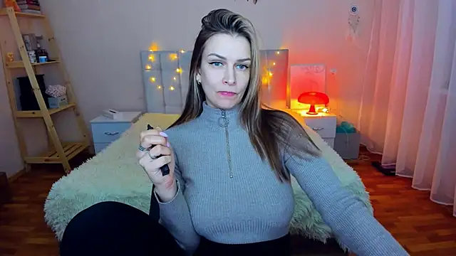 Snapshot of AlexiaDarren chatting on 03/05/25, 11:38 AlexiaDarren online show from 03/05/25, 11:38