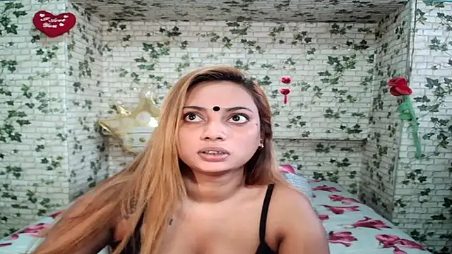 Snapshot of sexyindianchic chatting on 09/23/25, 08:10 sexyindianchic online show from 09/23/25, 08:10