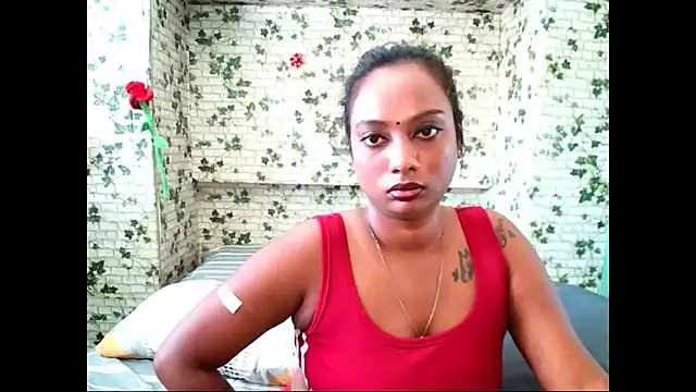 Snapshot of sexyindianchic chatting on 03/08/25, 12:09 sexyindianchic online show from 03/08/25, 12:09