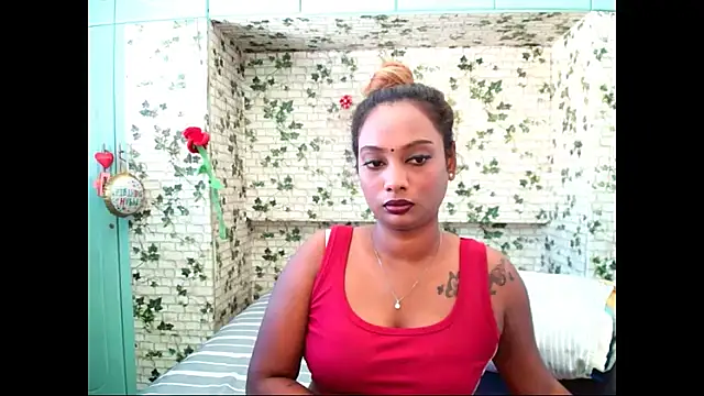 Snapshot of sexyindianchic chatting on 03/08/25, 07:38 sexyindianchic online show from 03/08/25, 07:38