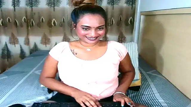 Snapshot of sexyindianchic chatting on 03/06/25, 06:05 sexyindianchic online show from 03/06/25, 06:05