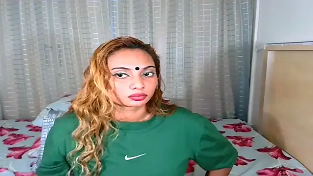 Snapshot of sexyindianchic chatting on 09/12/25, 05:13 sexyindianchic online show from 09/12/25, 05:13