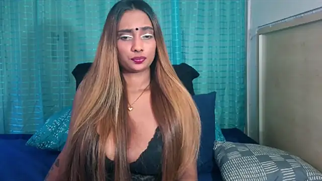 Snapshot of sexyindianchic chatting on 05/09/26, 10:40 sexyindianchic online show from 05/09/26, 10:40