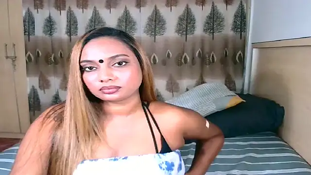 Snapshot of sexyindianchic chatting on 03/08/25, 05:11 sexyindianchic online show from 03/08/25, 05:11