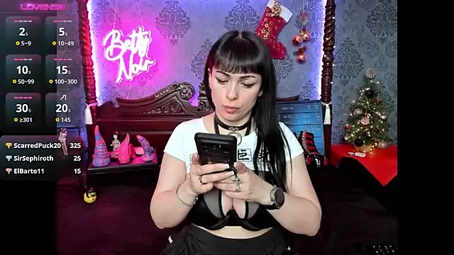 BettyNoir online show from 12/02/25, 09:49
