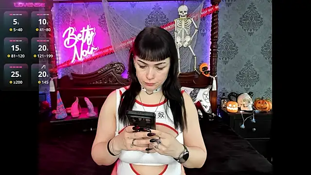 BettyNoir online show from 10/23/25, 09:08