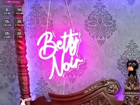 BettyNoir online show from 10/17/25, 06:50