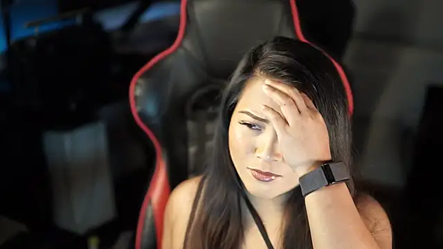 Snapshot of Bubbleliyah chatting on 12/13/24, 05:16 Bubbleliyah online show from 12/13/24, 05:16