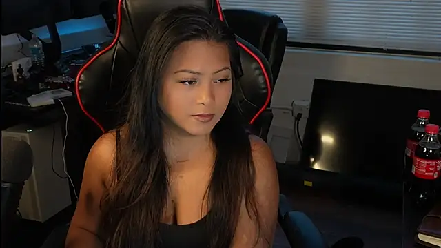 Snapshot of Bubbleliyah chatting on 02/17/25, 11:00 Bubbleliyah online show from 02/17/25, 11:00