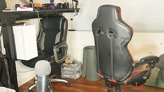 Snapshot of Bubbleliyah chatting on 09/18/25, 04:04 Bubbleliyah online show from 09/18/25, 04:04