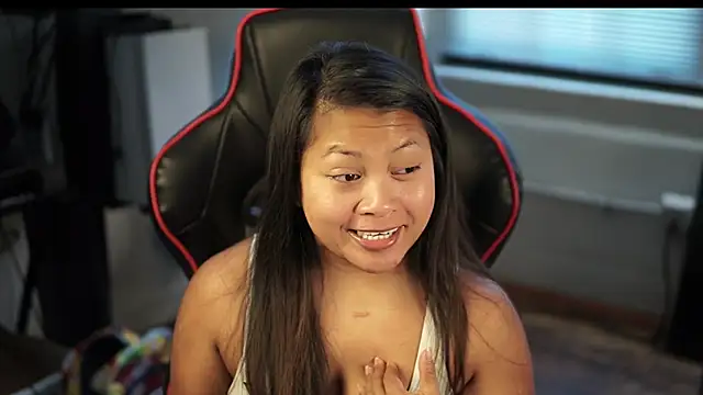 Snapshot of Bubbleliyah chatting on 01/14/25, 02:43 Bubbleliyah online show from 01/14/25, 02:43