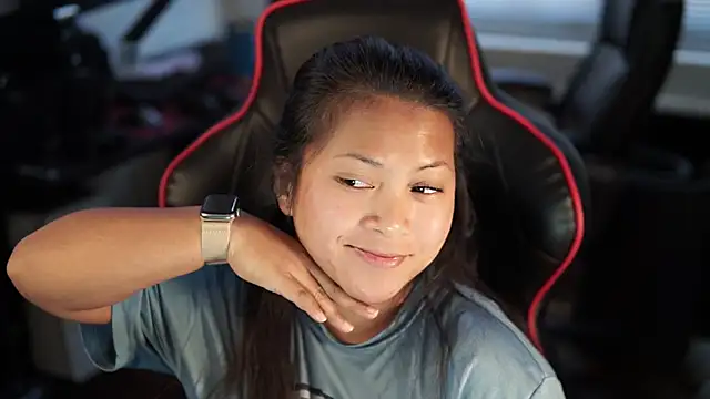 Snapshot of Bubbleliyah chatting on 12/25/24, 04:32 Bubbleliyah online show from 12/25/24, 04:32