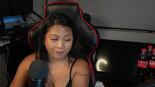 Snapshot of Bubbleliyah chatting on 02/18/25, 05:09 Bubbleliyah online show from 02/18/25, 05:09