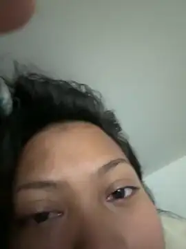 Snapshot of Bubbleliyah chatting on 01/05/25, 12:52 Bubbleliyah online show from 01/05/25, 12:52