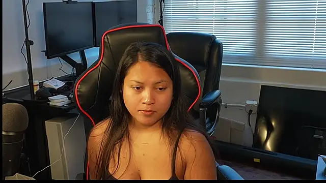 Snapshot of Bubbleliyah chatting on 02/26/25, 07:53 Bubbleliyah online show from 02/26/25, 07:53