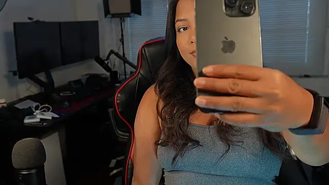 Snapshot of Bubbleliyah chatting on 03/08/25, 09:51 Bubbleliyah online show from 03/08/25, 09:51