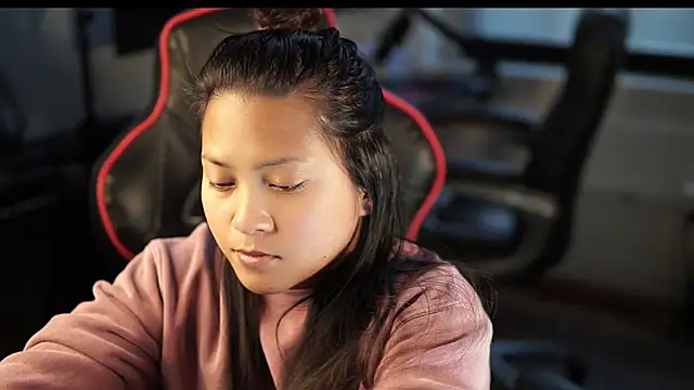 Snapshot of Bubbleliyah chatting on 01/06/25, 09:22 Bubbleliyah online show from 01/06/25, 09:22