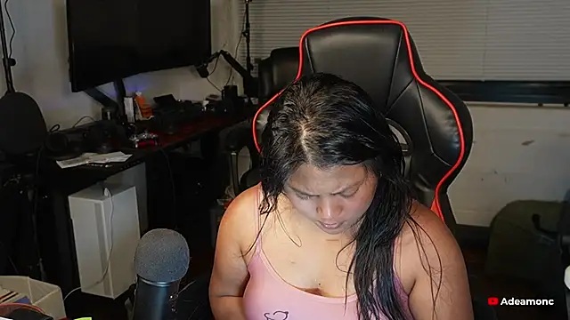 Snapshot of Bubbleliyah chatting on 10/31/25, 02:41 Bubbleliyah online show from 10/31/25, 02:41