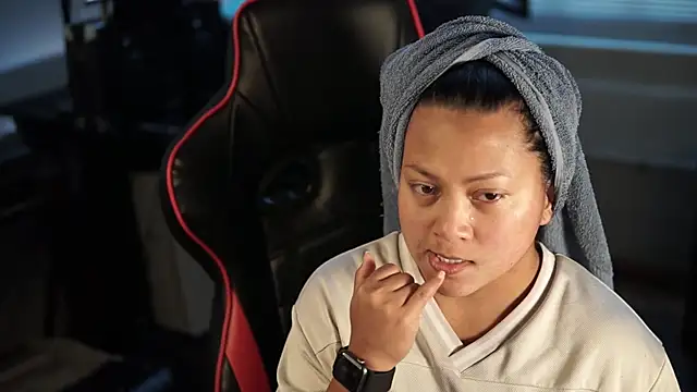 Snapshot of Bubbleliyah chatting on 12/29/24, 09:41 Bubbleliyah online show from 12/29/24, 09:41