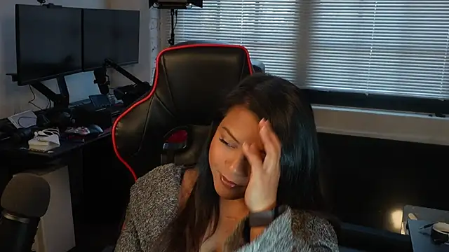 Snapshot of Bubbleliyah chatting on 03/05/25, 09:26 Bubbleliyah online show from 03/05/25, 09:26