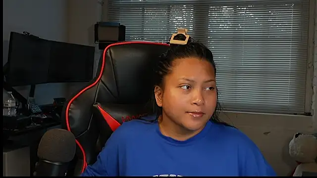 Snapshot of Bubbleliyah chatting on 03/31/26, 11:45 Bubbleliyah online show from 03/31/26, 11:45