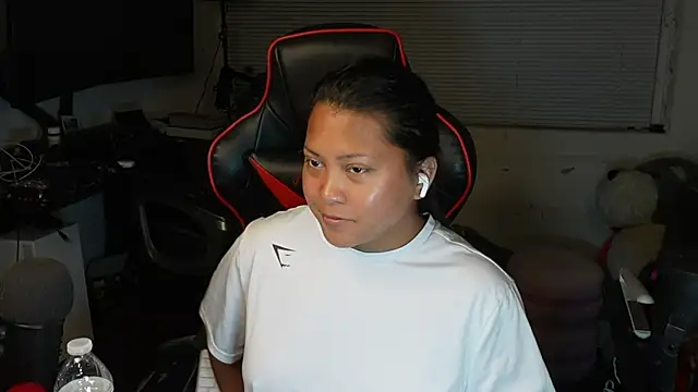 Snapshot of Bubbleliyah chatting on 04/05/26, 05:47 Bubbleliyah online show from 04/05/26, 05:47