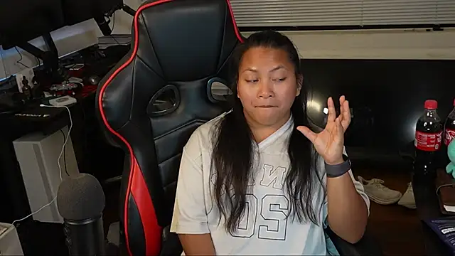 Snapshot of Bubbleliyah chatting on 02/19/25, 03:06 Bubbleliyah online show from 02/19/25, 03:06