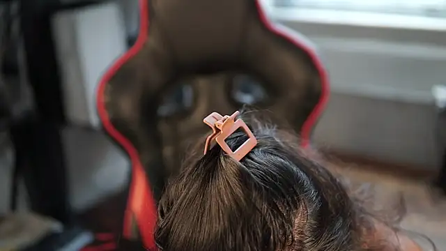 Snapshot of Bubbleliyah chatting on 12/19/24, 03:41 Bubbleliyah online show from 12/19/24, 03:41