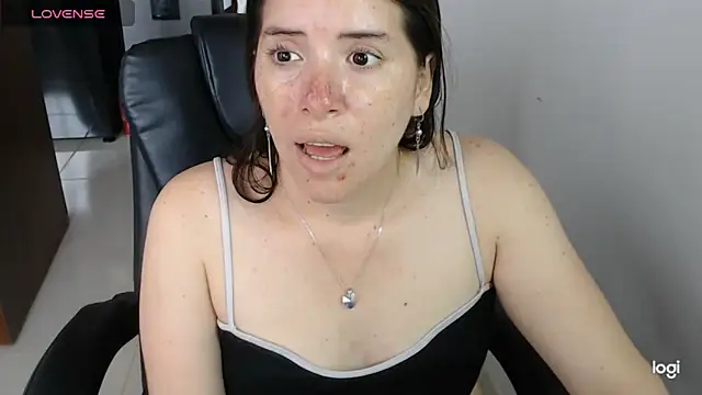 Snapshot of spicey_latina chatting on 06/12/26, 04:16 spicey latina online show from 06/12/26, 04:16