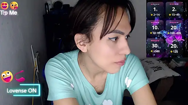 Snapshot of arianablue69 chatting on 03/12/25, 02:45 arianablue69 online show from 03/12/25, 02:45