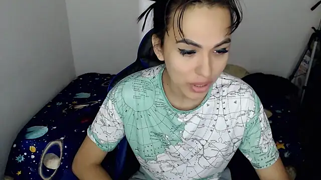 Snapshot of arianablue69 chatting on 02/19/25, 01:18 arianablue69 online show from 02/19/25, 01:18