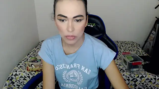 Snapshot of arianablue69 chatting on 02/24/25, 09:43 arianablue69 online show from 02/24/25, 09:43