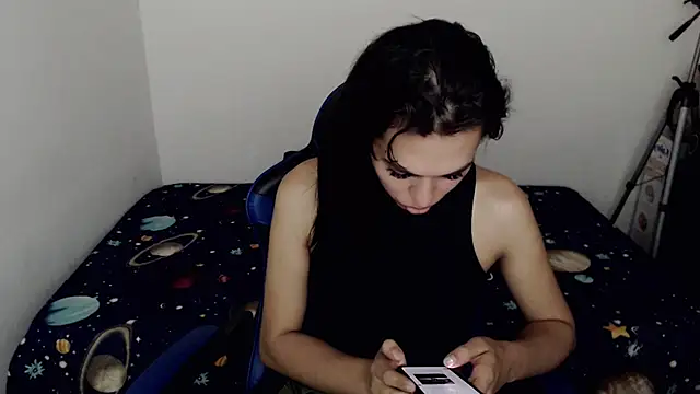 Snapshot of arianablue69 chatting on 02/16/25, 08:00 arianablue69 online show from 02/16/25, 08:00