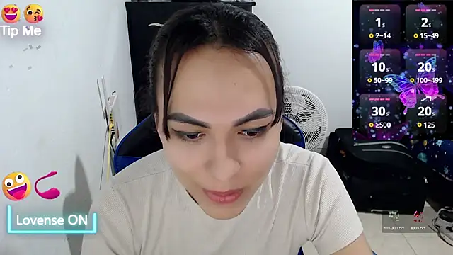 Snapshot of arianablue69 chatting on 03/14/25, 12:10 arianablue69 online show from 03/14/25, 12:10
