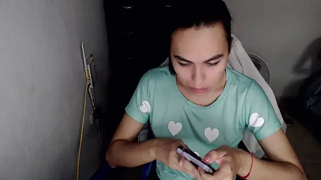 Snapshot of arianablue69 chatting on 03/08/25, 02:30 arianablue69 online show from 03/08/25, 02:30