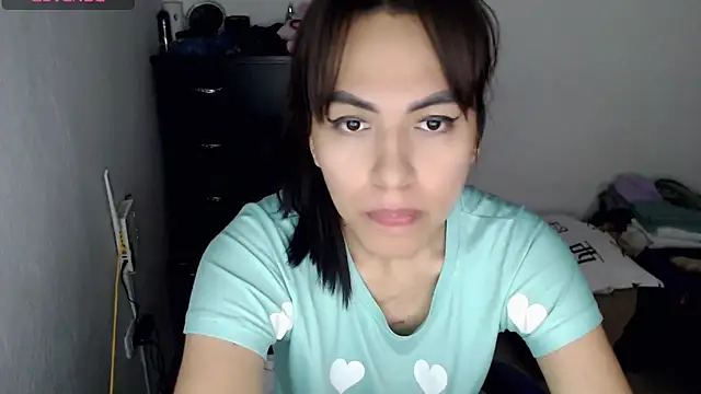 Snapshot of arianablue69 chatting on 03/12/25, 11:43 arianablue69 online show from 03/12/25, 11:43