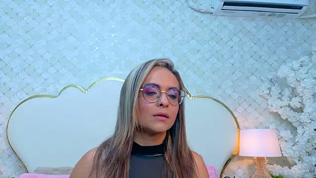 MarilynVega1 online show from 03/31/26, 01:57