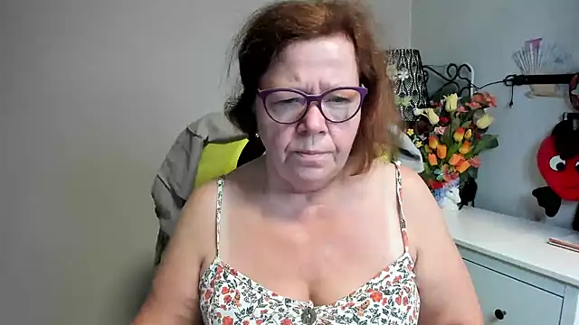 Adelewildx online show from 06/05/26, 02:16