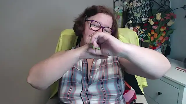 Adelewildx online show from 05/05/26, 02:58