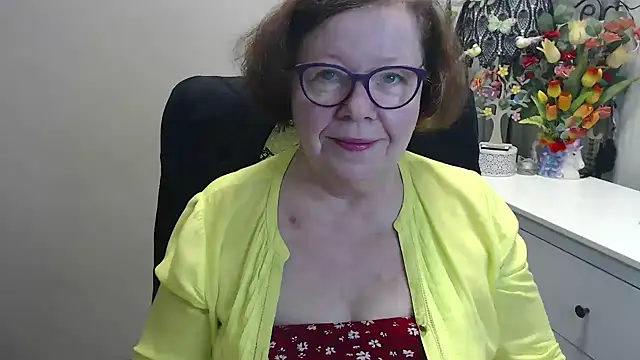 Adelewildx online show from 04/28/26, 10:30