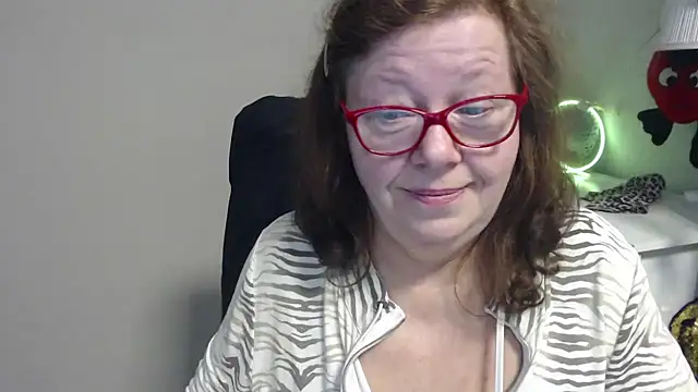 Adelewildx online show from 03/18/25, 10:28