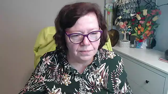 Adelewildx online show from 04/01/26, 03:52