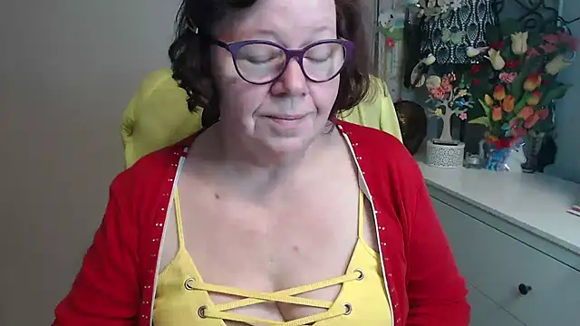 Adelewildx online show from 04/09/26, 03:30