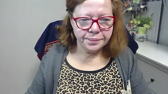 Adelewildx online show from 10/28/25, 04:24