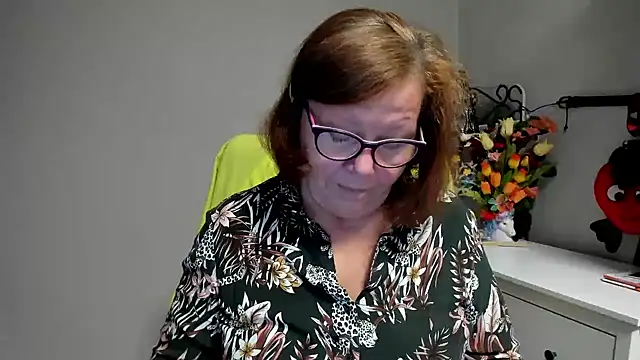 Adelewildx online show from 07/08/26, 02:46