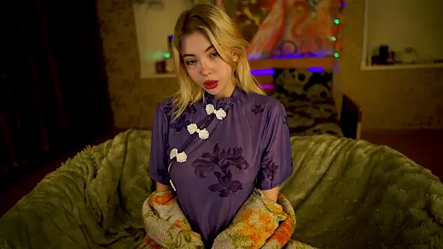 Snapshot of Allison_Cuty chatting on 02/19/25, 07:59 Allison Cuty online show from 02/19/25, 07:59